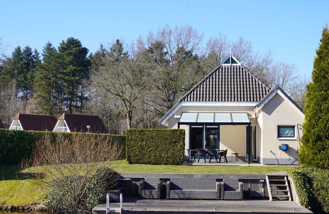 Beautiful private villa for 6 guests with pool, WIFI, TV, terrace and pets allowed