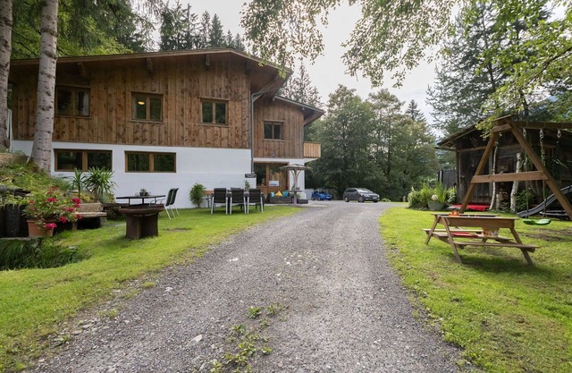Beautiful private villa for 38 guests with WIFI, TV and patio