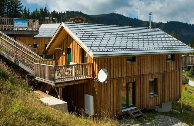 Beautiful private villa for 8 people with WIFI, TV and terrace