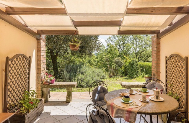 Beautiful private villa for 7 guests with WIFI, TV, terrace and pets allowed