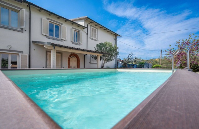 Beautiful private villa with WIFI, private pool, A/C, TV, pets allowed and panoramic view