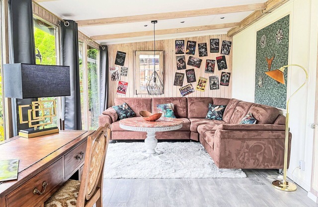 Beautiful private villa for 5 people with WIFI, TV and patio