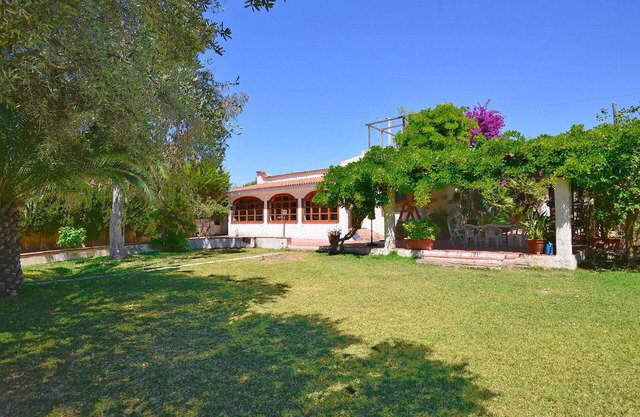 Beautiful private villa for 4 people with WIFI, private pool, A/C and terrace