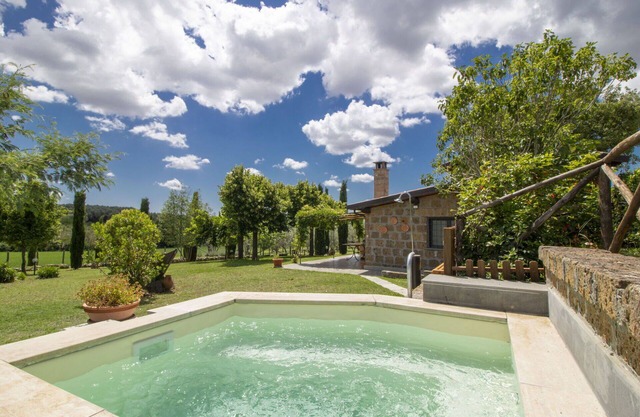 Beautiful private villa with private pool, A/C, WIFI, TV, terrace, pets allowed and panoramic view
