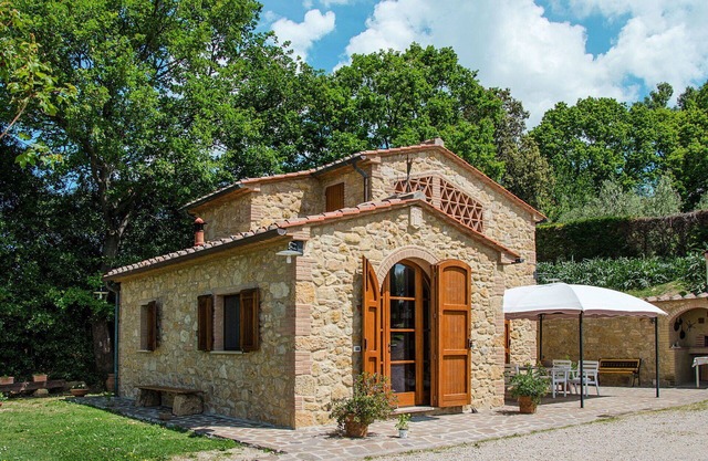Beautiful private villa for 2 guests with WIFI, TV and terrace