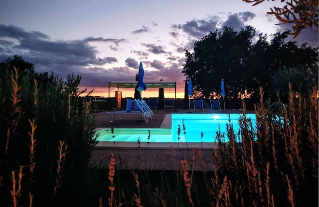Beautiful private villa with private pool, WIFI, A/C, TV, patio, pets allowed and panoramic view