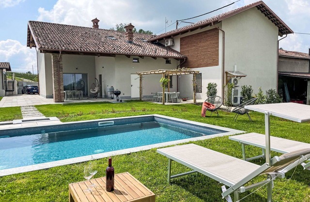Beautiful private villa for 10 guests with WIFI, A/C, private pool, terrace and panoramic view