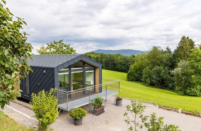 Beautiful private villa for 7 people with WIFI, TV, balcony, pets allowed and panoramic view