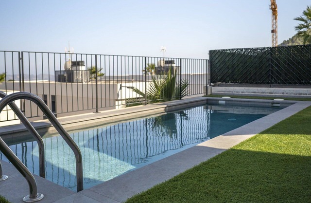 Beautiful private villa for 6 people with private pool, A/C, WIFI, TV and patio