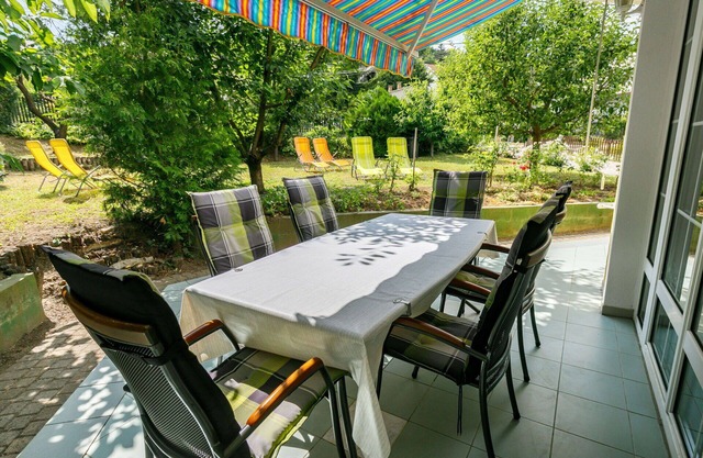 Beautiful private villa for 6 guests with WIFI, A/C, TV, terrace and pets allowed