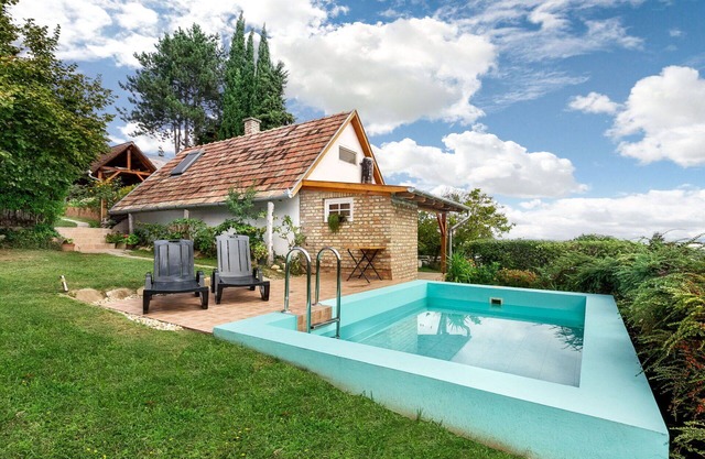 Beautiful private villa with private pool, WIFI, TV, terrace, pets allowed and panoramic view