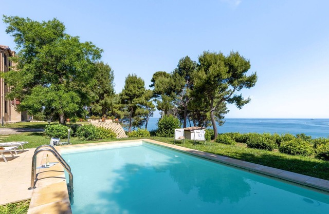 Beautiful private villa with A/C, WIFI, private pool, TV, terrace, pets allowed and panoramic view