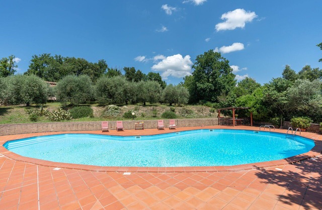 Beautiful private villa with A/C, private pool, WIFI, TV, veranda, pets allowed and panoramic view