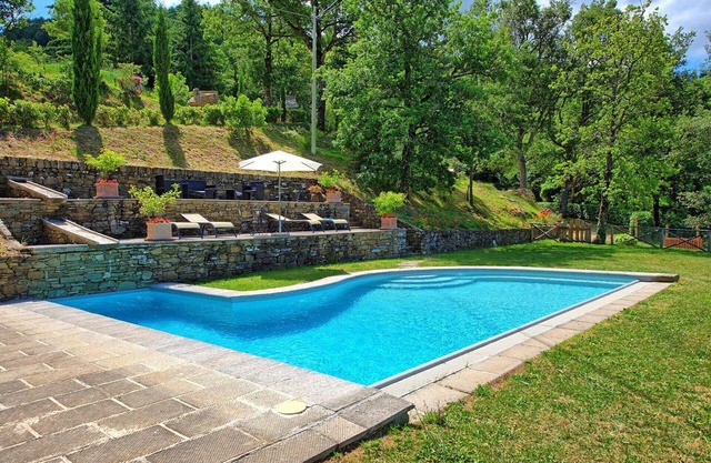 Beautiful private villa with WIFI, private pool, TV, patio, pets allowed and panoramic view