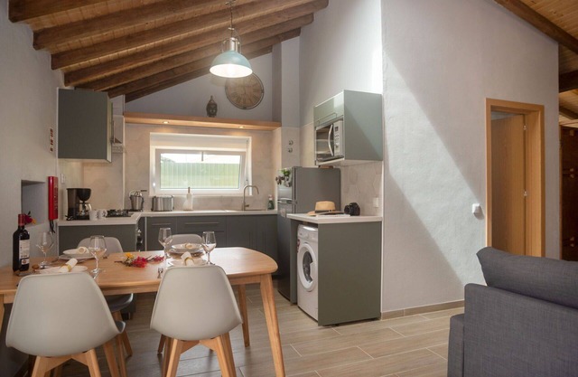 Beautiful private villa for 4 guests with A/C, WIFI, TV and terrace