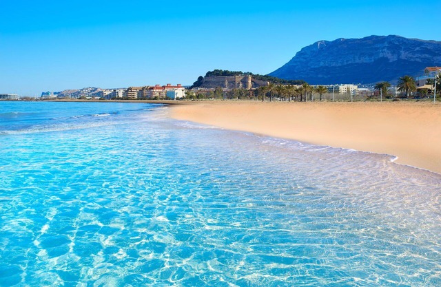 Beautiful private villa with private pool, WIFI, A/C, TV, patio, panoramic view and parking