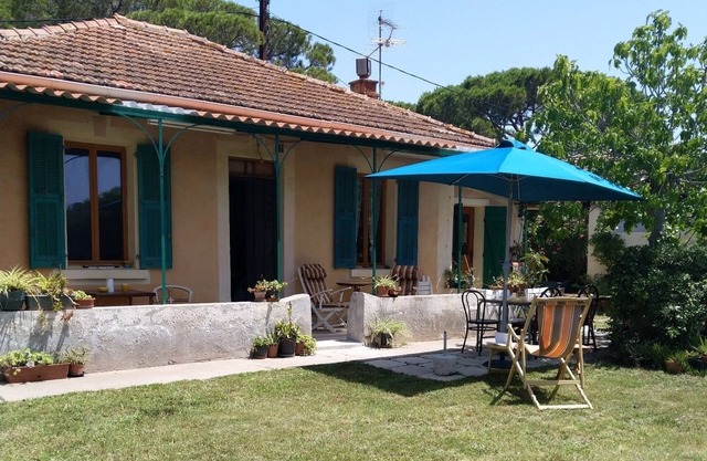 Beautiful Provencal house - countryside by the sea