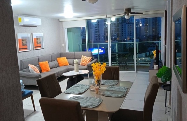 Beautiful remodeled, 3-beds, 2 baths located in San Francisco, walk everywhere