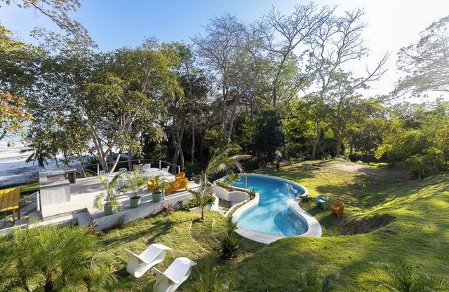 Beautiful Room in Beachfront complex in Playa Corona