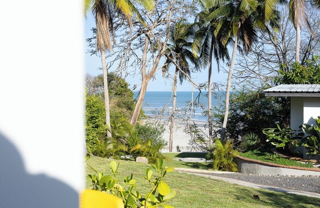 Beautiful Room in Beachfront complex in Playa Corona