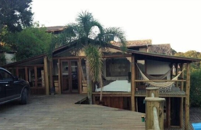 Beautiful Rosa beach house, sleeps up to 10 people and accepts pets!