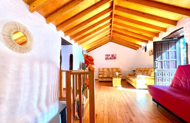 Beautiful rural house in the town of Los Llanillos with divine views