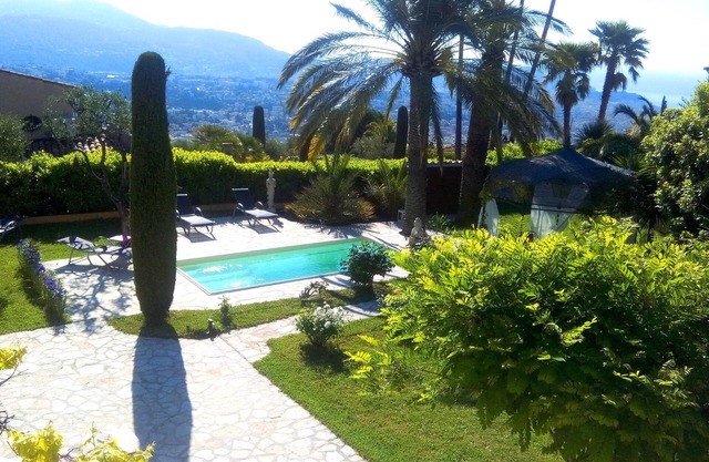 Beautiful Secure Private villa & pool - Sea & mountain views.