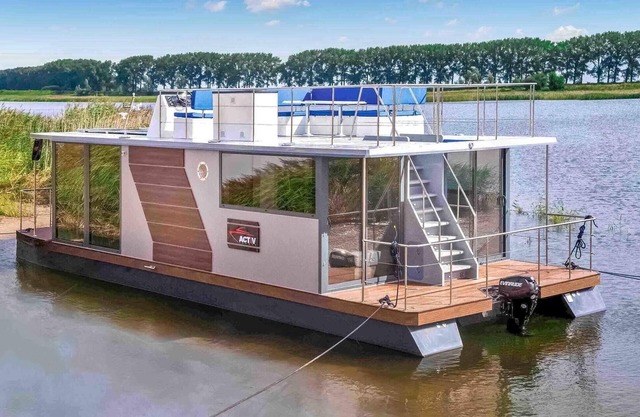 Beautiful ship in Blotnik with WiFi