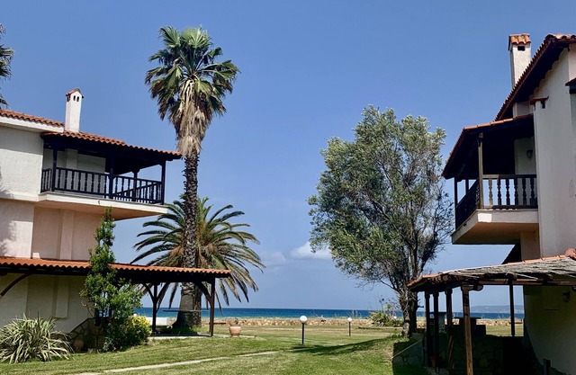 Beautiful Summer house in Pyrofania complex with large garden, next by the sea