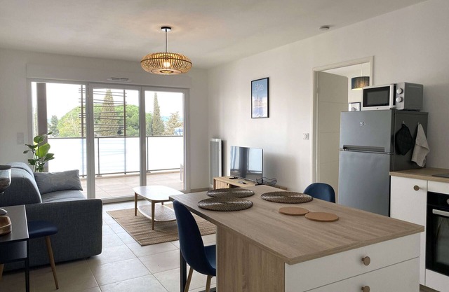 Beautiful T2 apartment with private terrace and parking in Balaruc-les-Bains