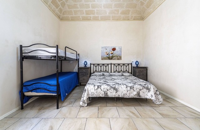 BEAUTIFUL THREE-ROOM APARTMENT IN THE CENTER
