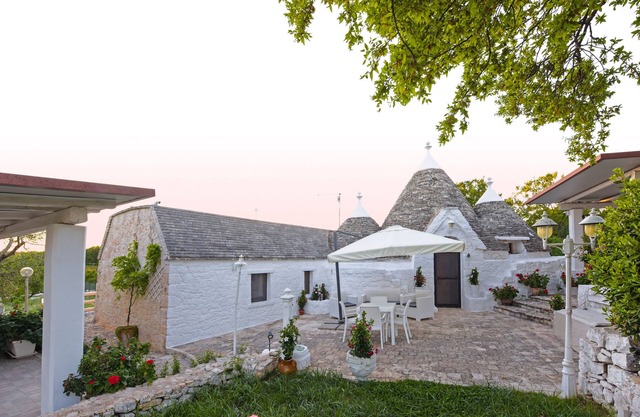 BEAUTIFUL TRULLI IN VALLE D'ITRIA WITH WIFI