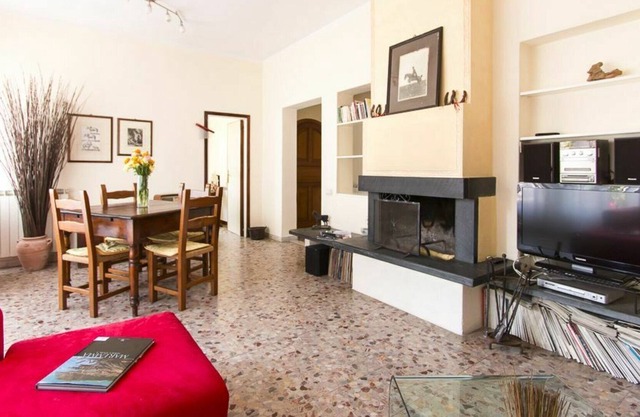 Beautiful villa for 5 people with WIFI, A/C, TV, terrace, pets allowed and parking