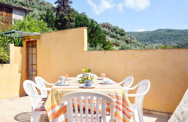 Beautiful villa for 6 people with TV, terrace, pets allowed, panoramic view and parking