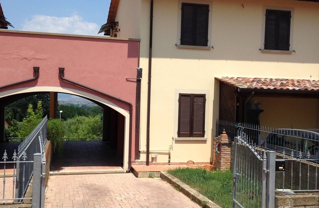 Beautiful villa on the Tuscan hills, for 2 to 5 people