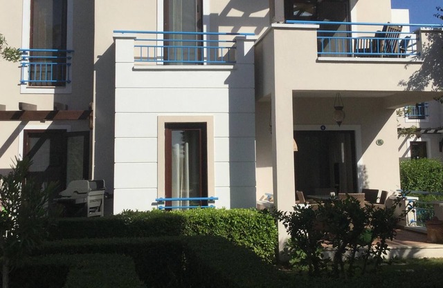 Beautiful Villa Set amongst Mandarin Groves With Roof Terrace To Enjoy Views.