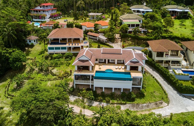 Beautiful Villa With Private Pool For 8 Guest With Sea View