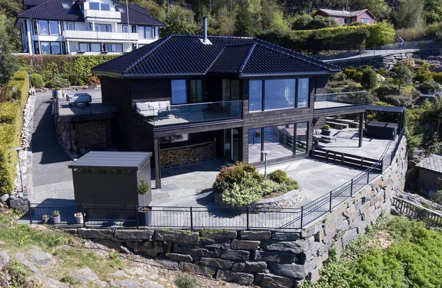 Beautiful villa with sea view, Jacuzzi and only 10 min from Bergen center