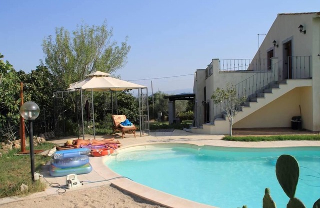 Beautiful villa with swimming pool and large garden