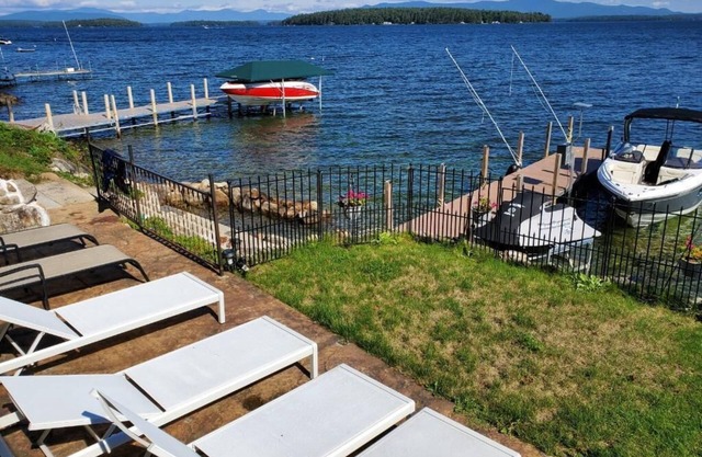 Beautiful Waterfront home located on Lake Winnipesaukee