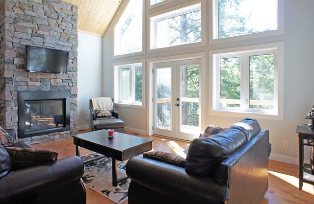 Beautiful Year Round Cottage