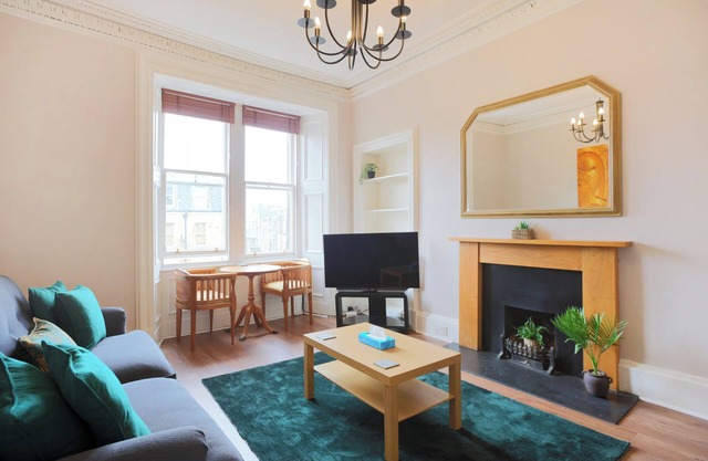 beautifully appointed 2-bedroom, 2-bathroom apartment nestled on the 3rd floor. Sleeps 4.
