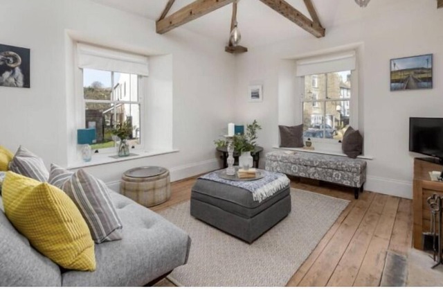 Beautifully Presented Period Property Overlooking Reeth Village Green