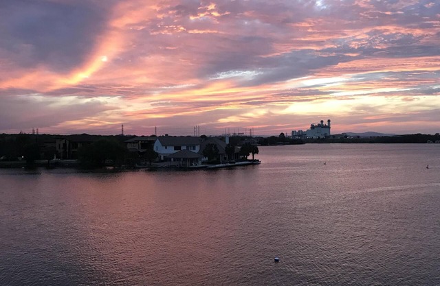 Beautifully Remodeled LBJ Lakefront Condo in Horseshoe Bay overlooking the water