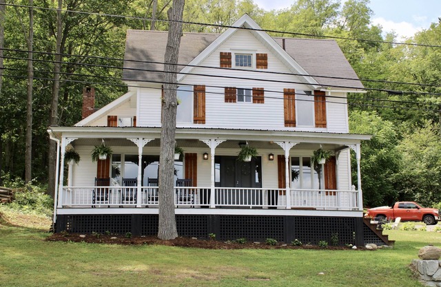 Beautifully Renovated Lakehouse on Keuka Lake