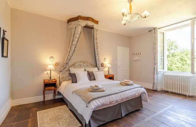 Bed and Breakfast 'La Romantique' with Shared Terrace, Shared Garden and Wi-Fi