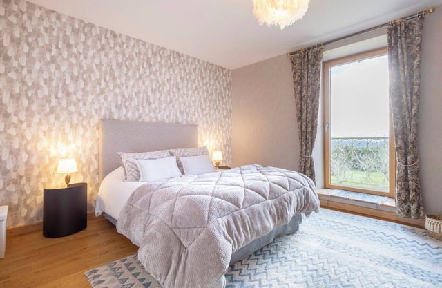 Bed and Breakfast 'Madame De Staël' with Shared Terrace, Shared Garden and Wi-Fi