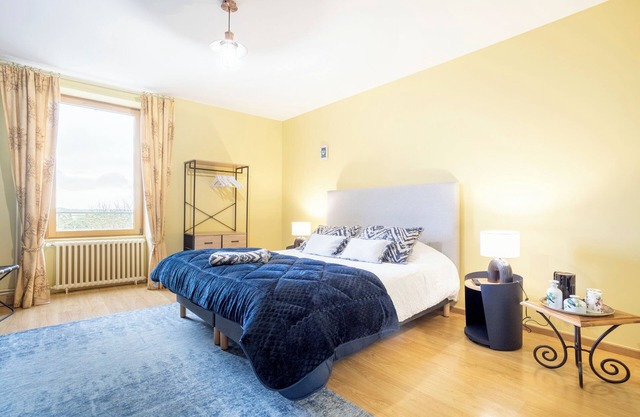 Bed and Breakfast 'Madame De La Fayette' with Shared Terrace, Shared Garden and Wi-Fi