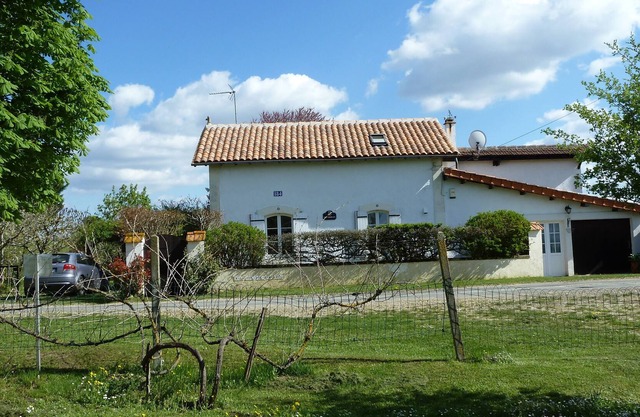 BED & BREAKFAST ( CHAMBRES D'HOTE) in quiet countryside location