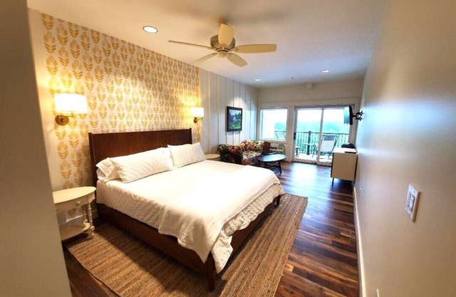 Bedroom 2 - Modern Farmhouse Theme Lodge Room with Beautiful Views